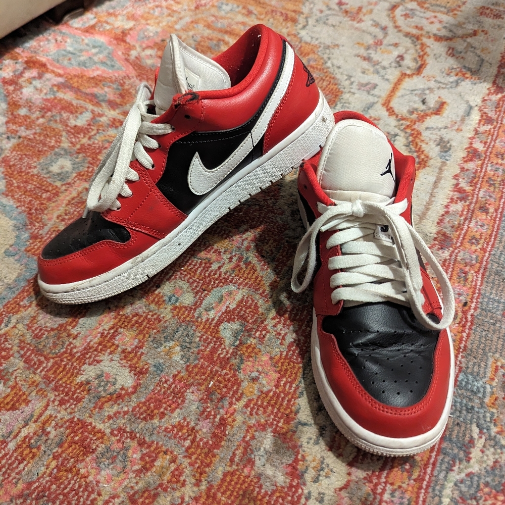 Air Jordan Low red,black & white